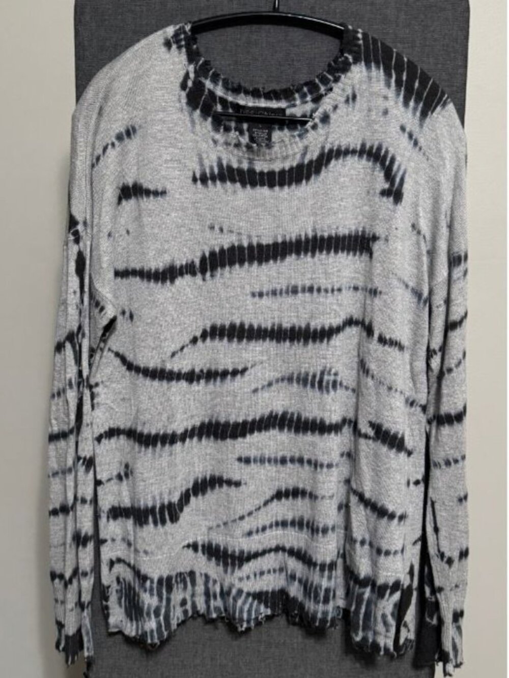 Design365 Long Sleeve Lightweight Sweater
